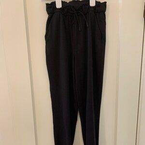 Luluemon Mid-Rise Jogger Full Length